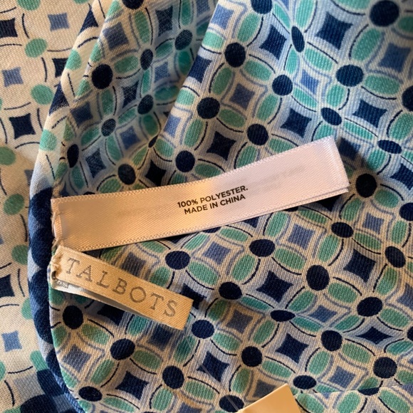 NWT Infinity Scarf ❤️ - Picture 4 of 6